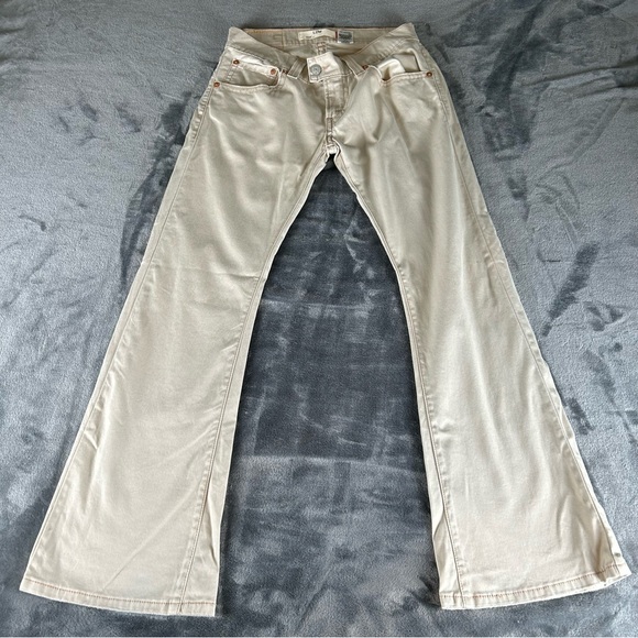 Levi’s 542 Low Cream Pants Womens 10 Beige Cotton Low Rise Flare Leg Flap Pocket - Picture 1 of 15
